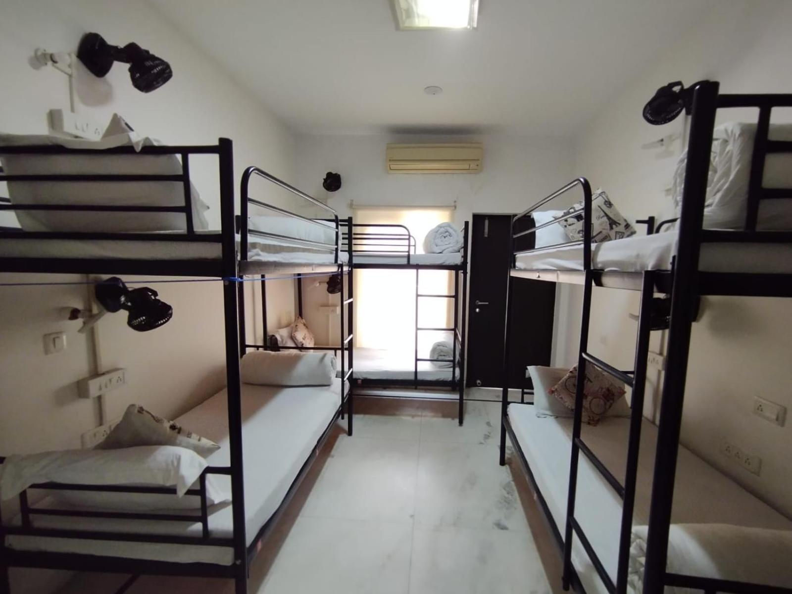 A Sleepy Fox Hostel Neu-Delhi Exterior foto