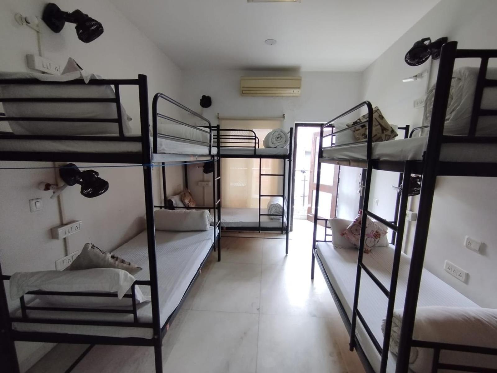 A Sleepy Fox Hostel Neu-Delhi Exterior foto